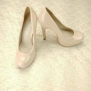 Aldo Platform Stilettos Cream US 6.5, Heels 5.5"